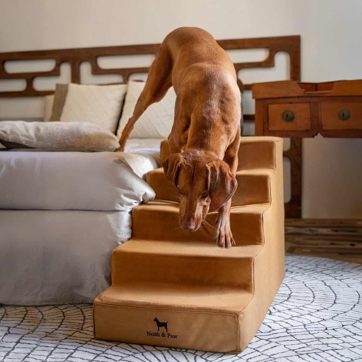 Noah & Paw luxury dog stairs for bed in faux leather, camel, 5 steps
