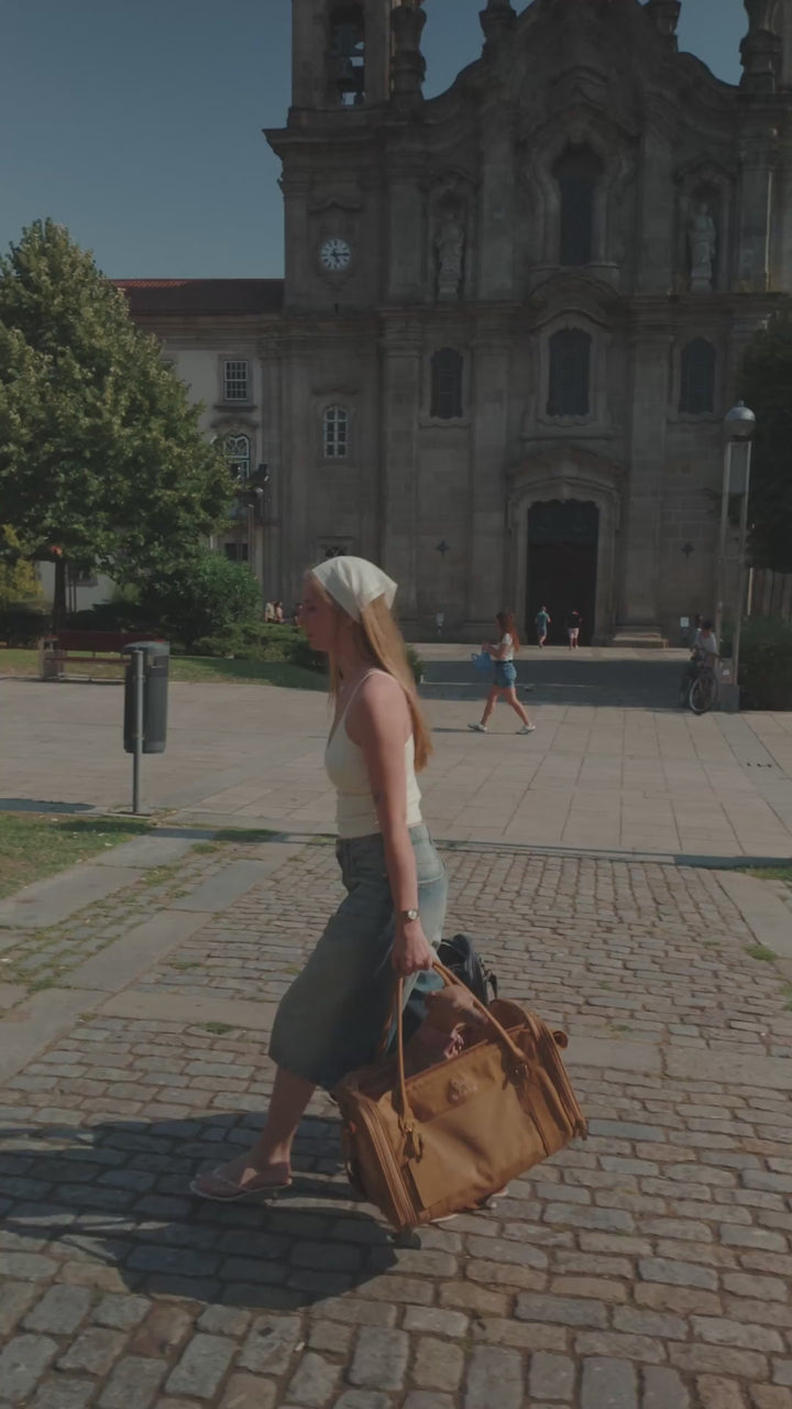 Video: Noah & Paw TSA-approved soft pet carriers for airline travel, carried through the park